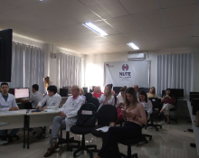 Vídeo conferência de  Dermatologia-10